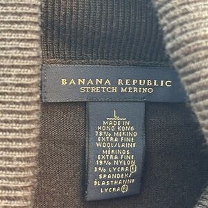 MENS BANANA REPUBLIC TURTLE NECK